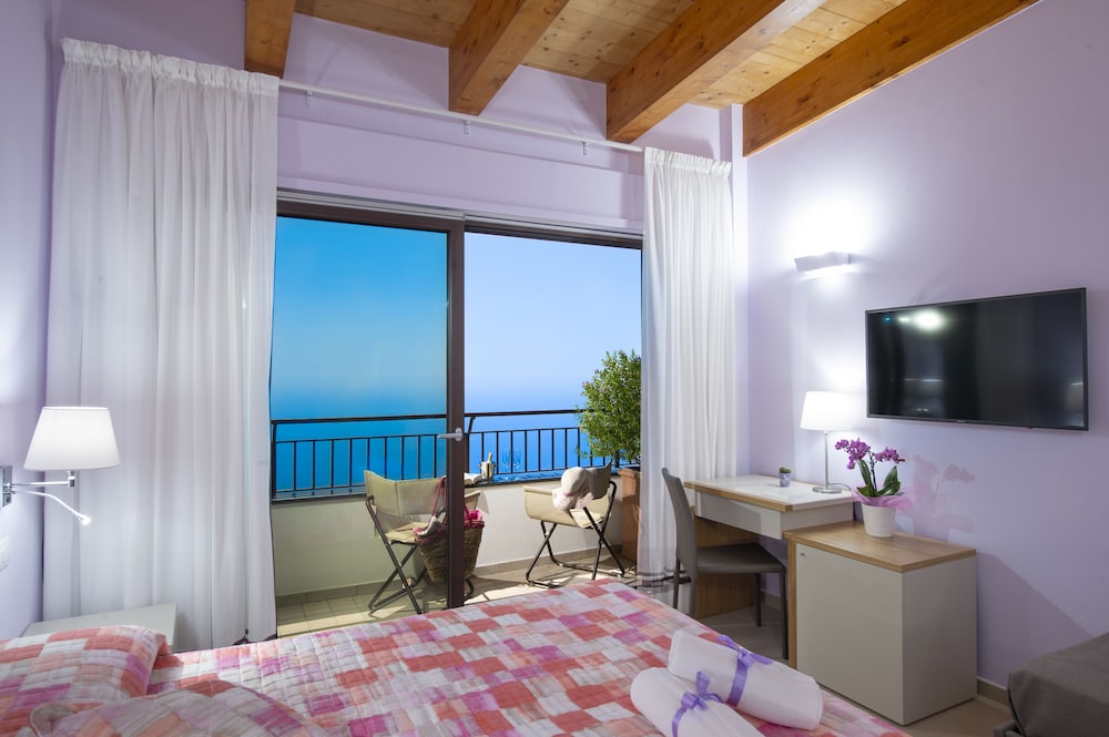 Villa Paradise Resort 12/50