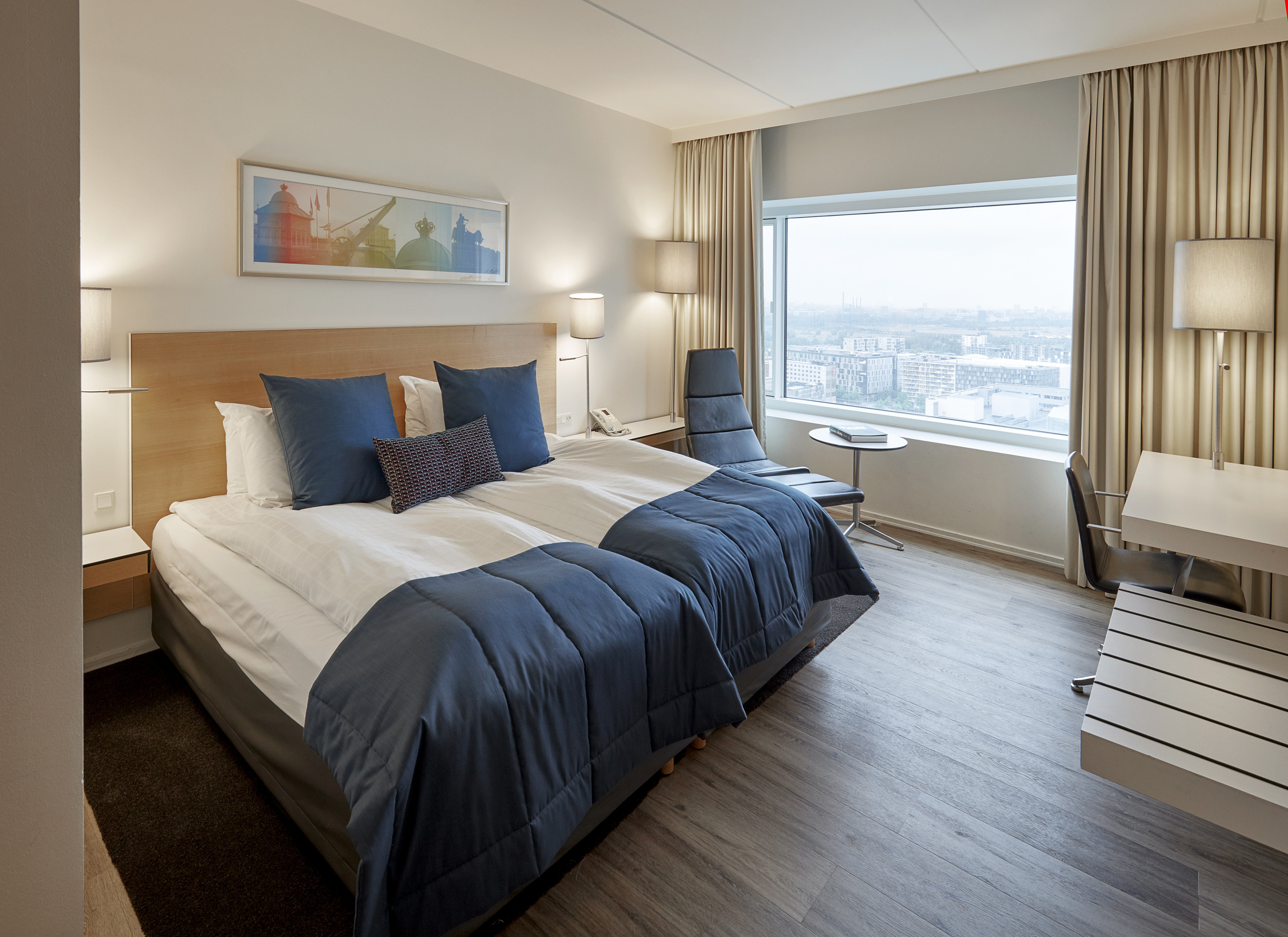 CROWNE PLAZA COPENHAGEN TOWERS 24/79