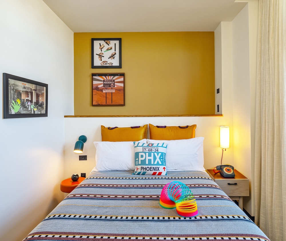 Room at Moxy Phoenix Downtown, PHOENIX - AZ