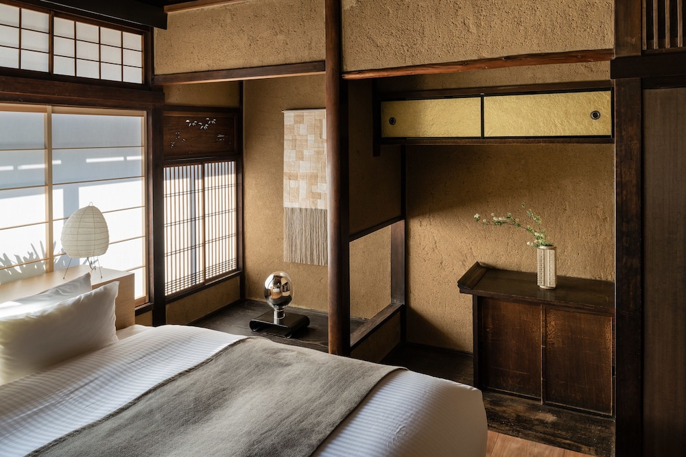 Deluxe, Twin Beds, Nazuna Kyoto Gosho 2/2