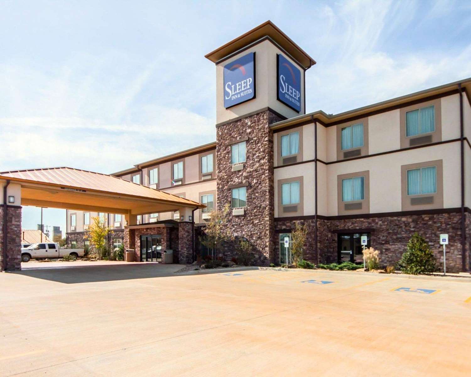 Sleep Inn & Suites Hennessey 38/38