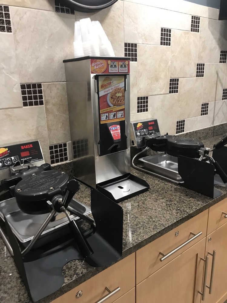 Americinn By Wyndham Winona 22/40