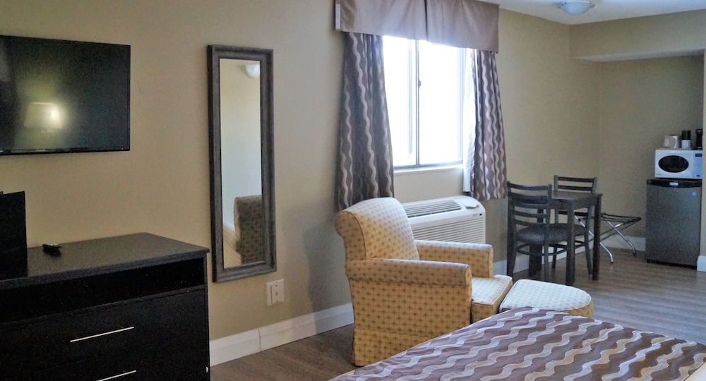 Red Maple Inn And Suites 22/38