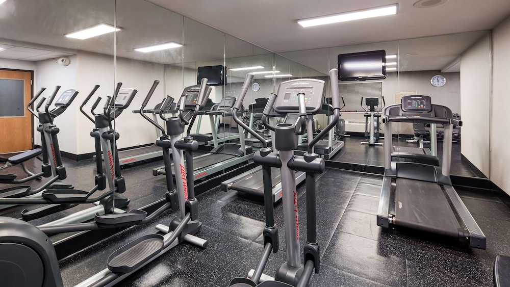 Best Western Plus North Canton Inn & Suites 45/62