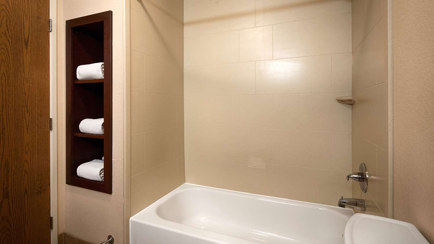 غرفة بسرير كينج، Best Western Plus Gateway Inn & Suites 9/9