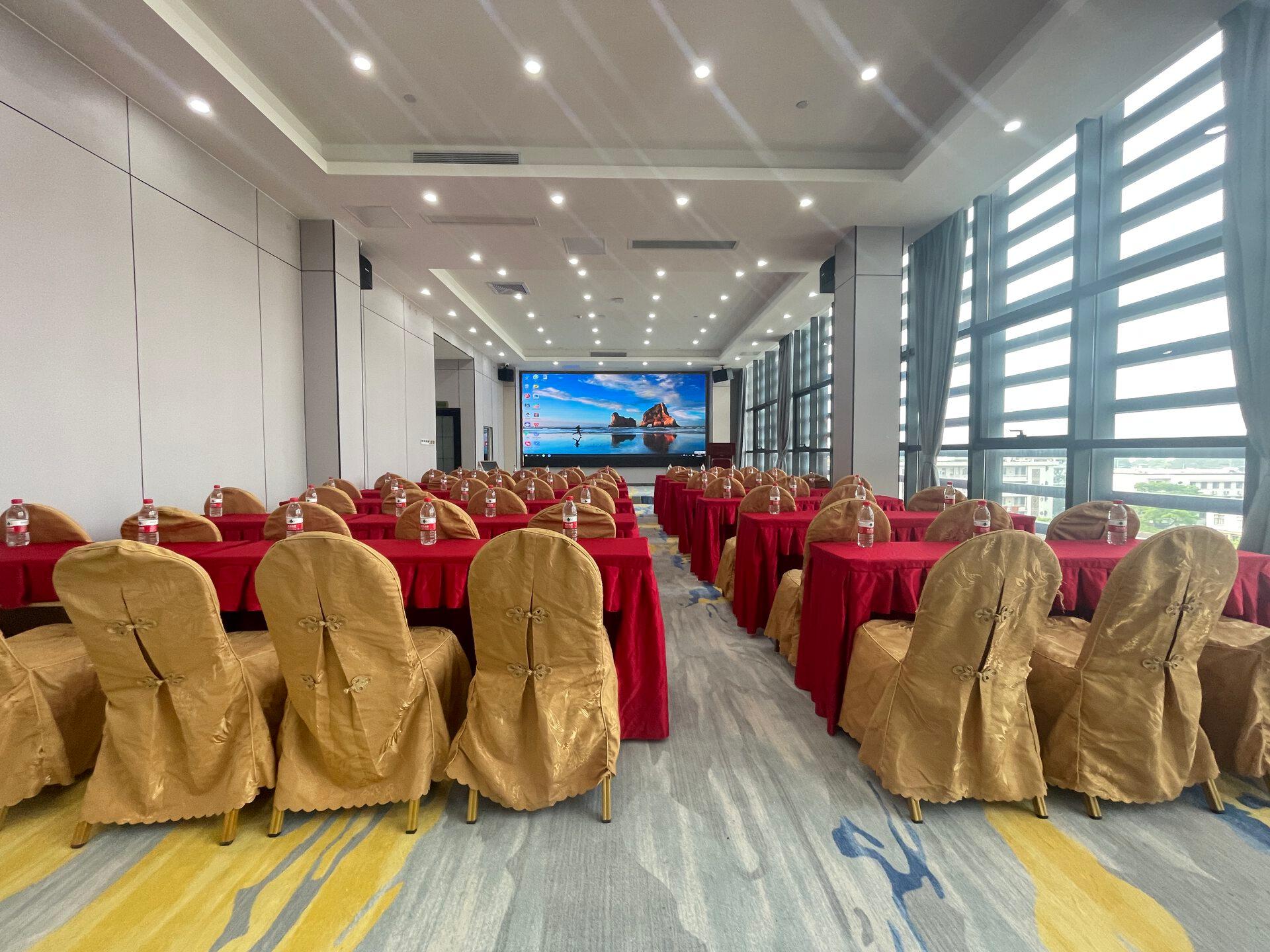 Vienna Hotel (Guangzhou Huangpu Free Trade Zone Xiayuan Subway Station) 33/38