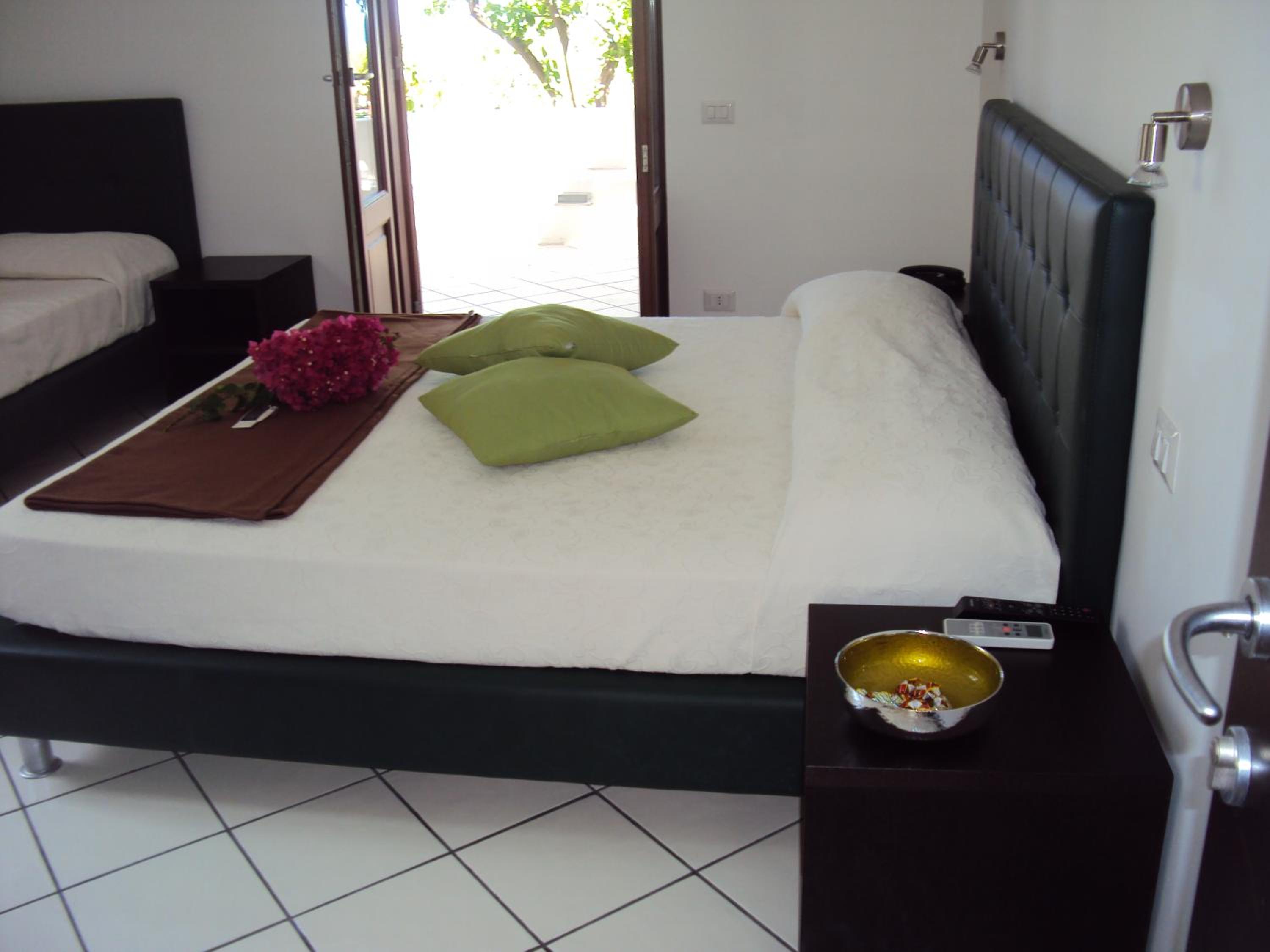 Room, Double or Twin Bed