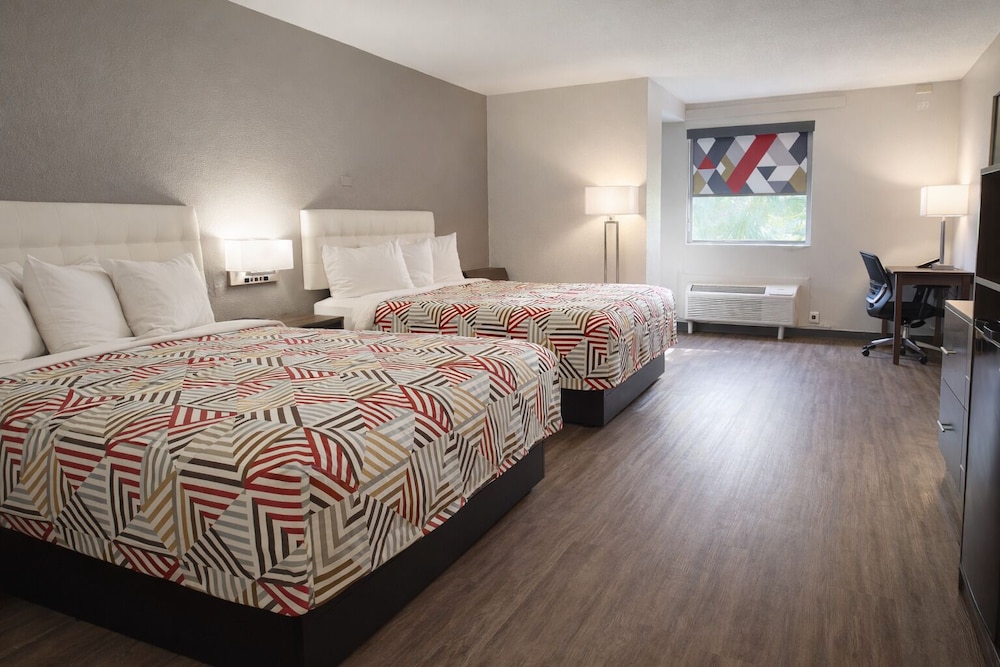2 Queen Beds - ADA RI Showe - Non-Smoking، Motel6 Lake City, FL – Medical Center 5/10