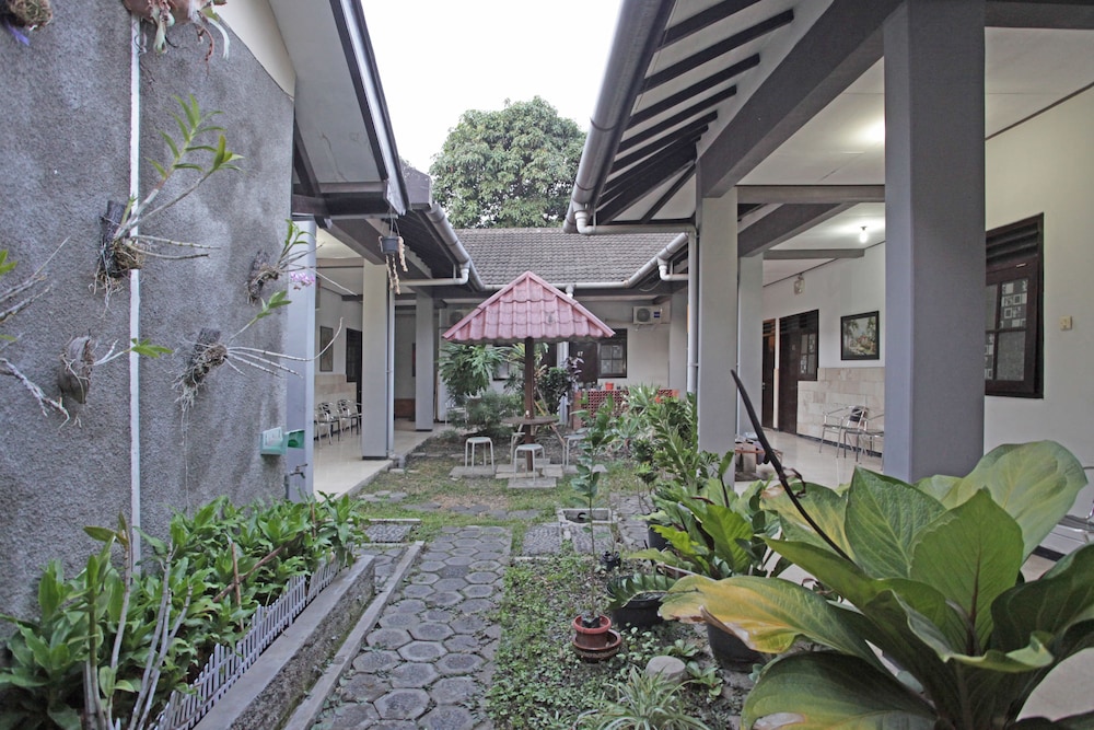 Reddoorz @ Soekarno Hatta 2 18/26