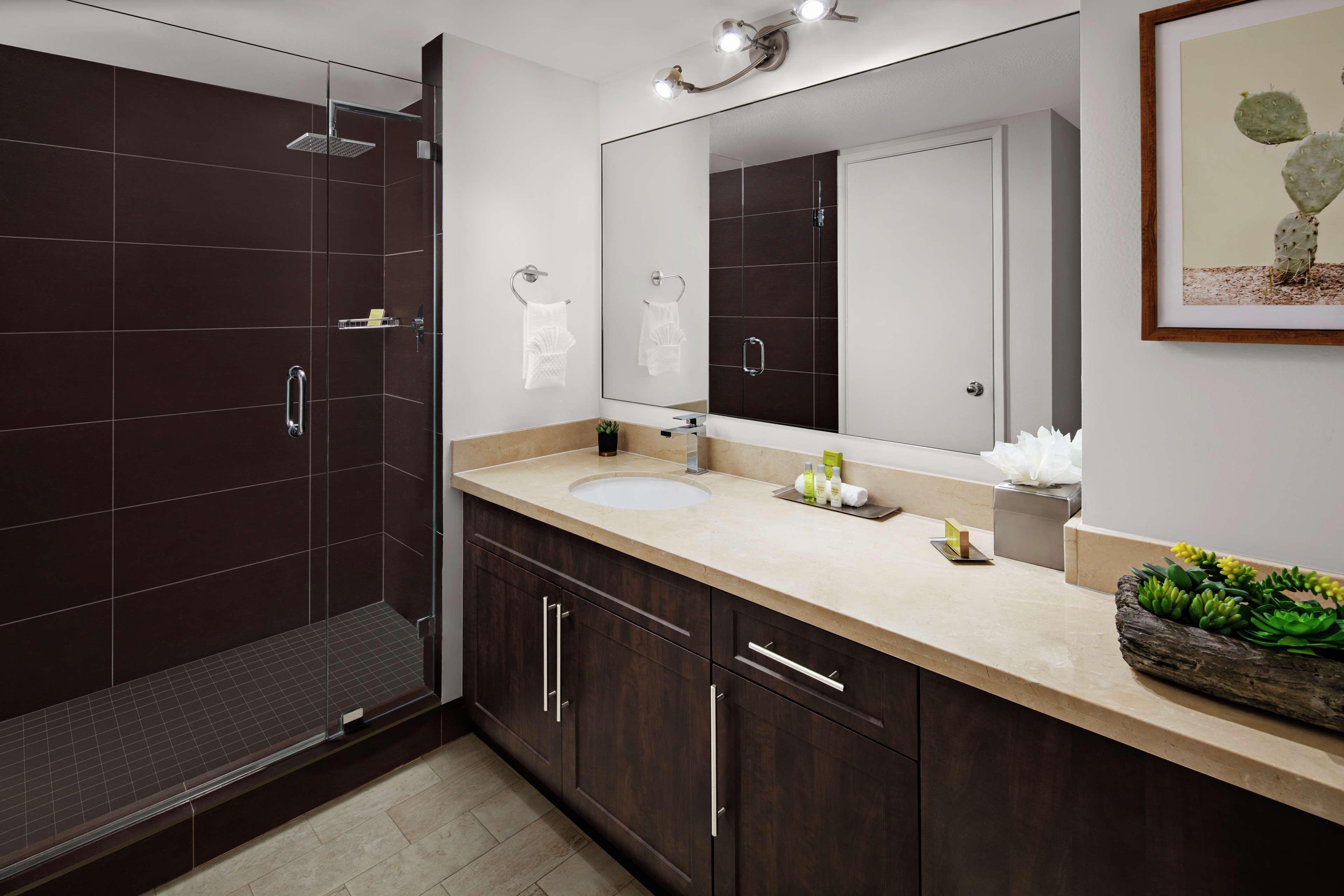4 Bedrooms, Residence, Penthouse, 2 King Beds, Queen Bed، Doubletree By Hilton Grand Hotel Biscayne Bay 3/4