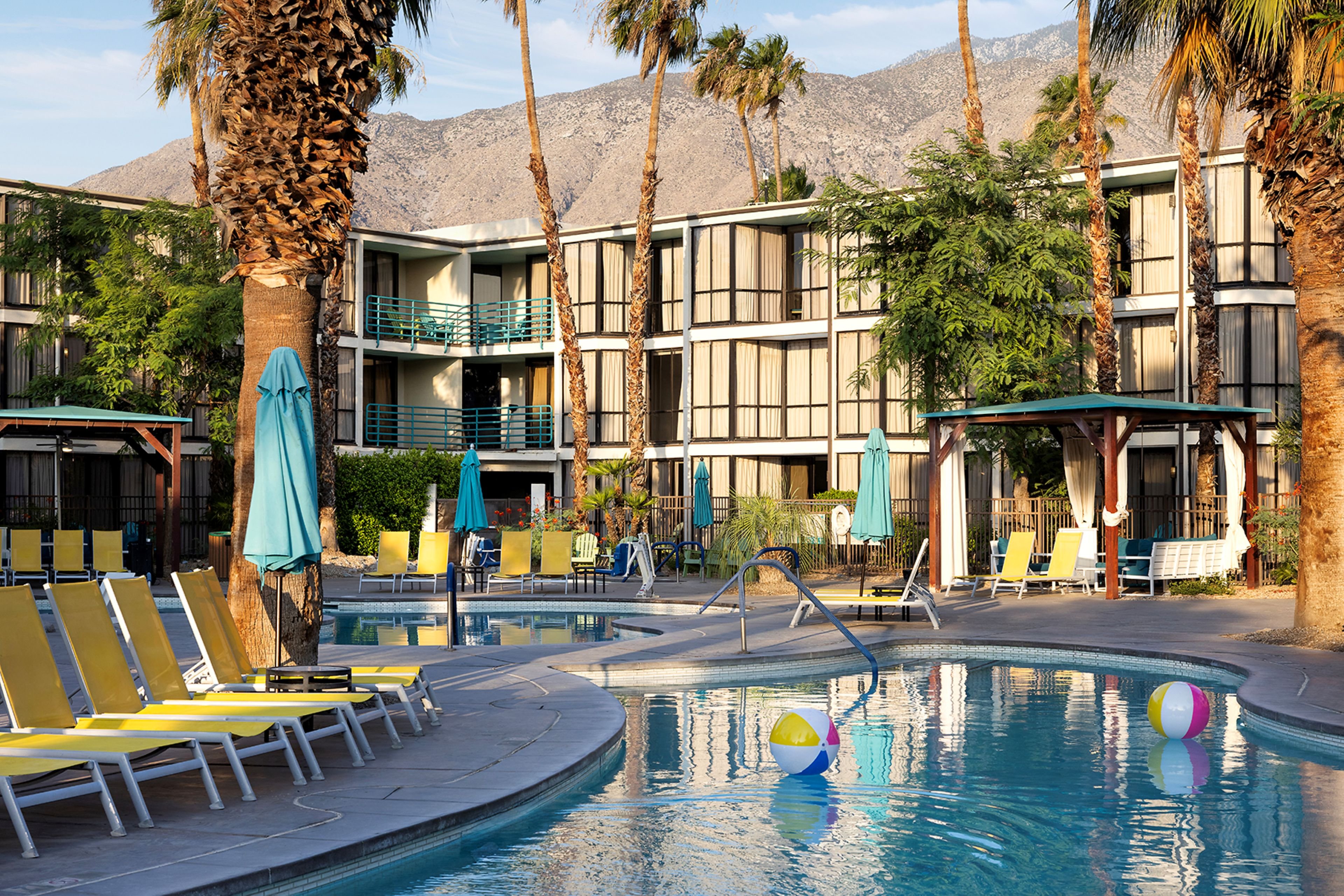 Riviera Resort and Spa Palm Springs 30/33