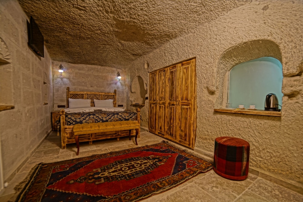 Zeus Cave Suites 23/50