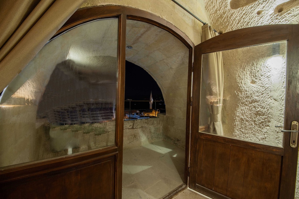 Ages In Cappadocia 28/50