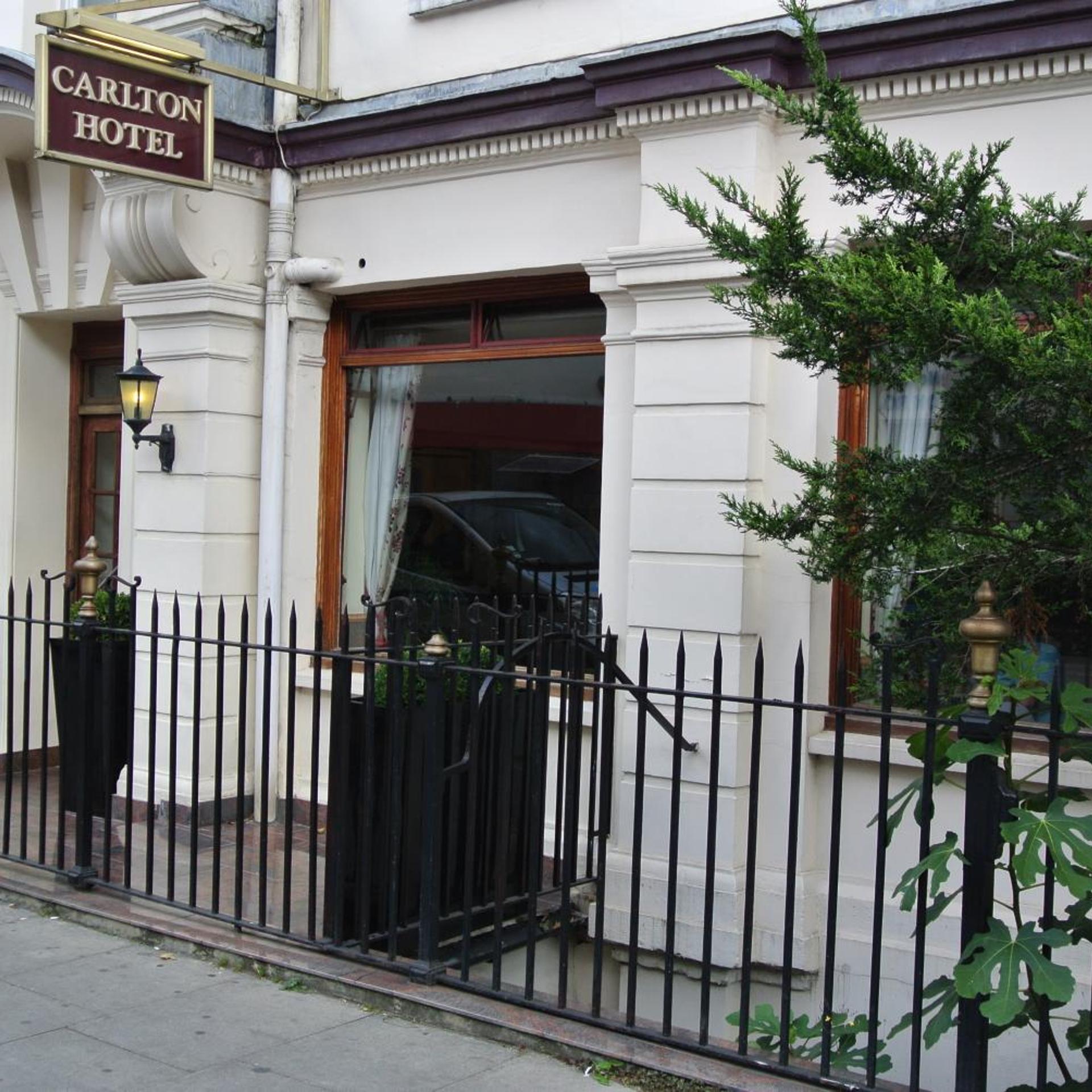Carlton Hotel 4/53