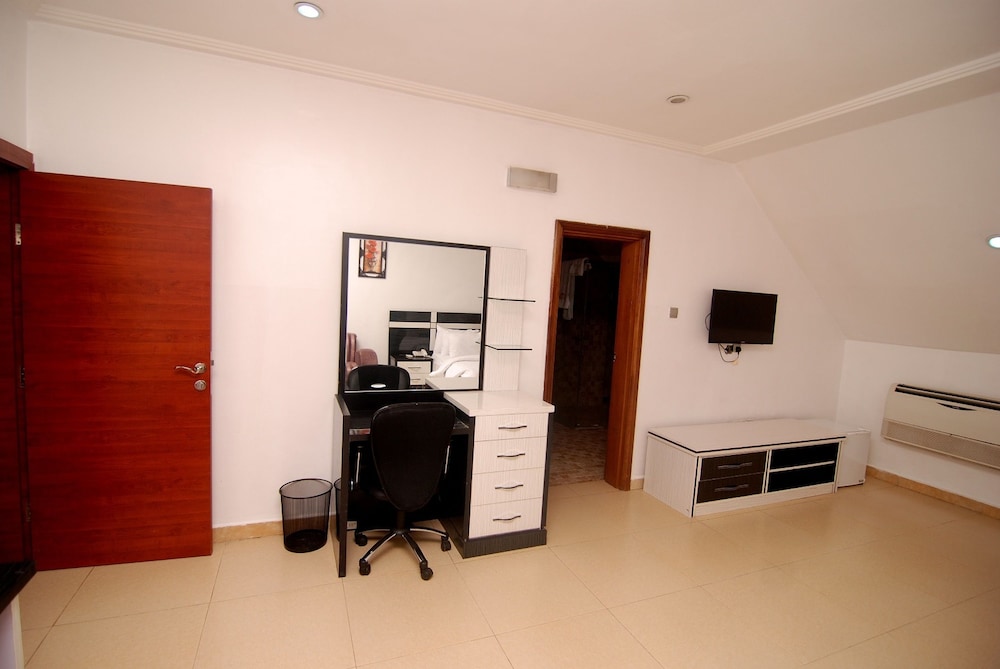 The Grosvenor Suite 29/47