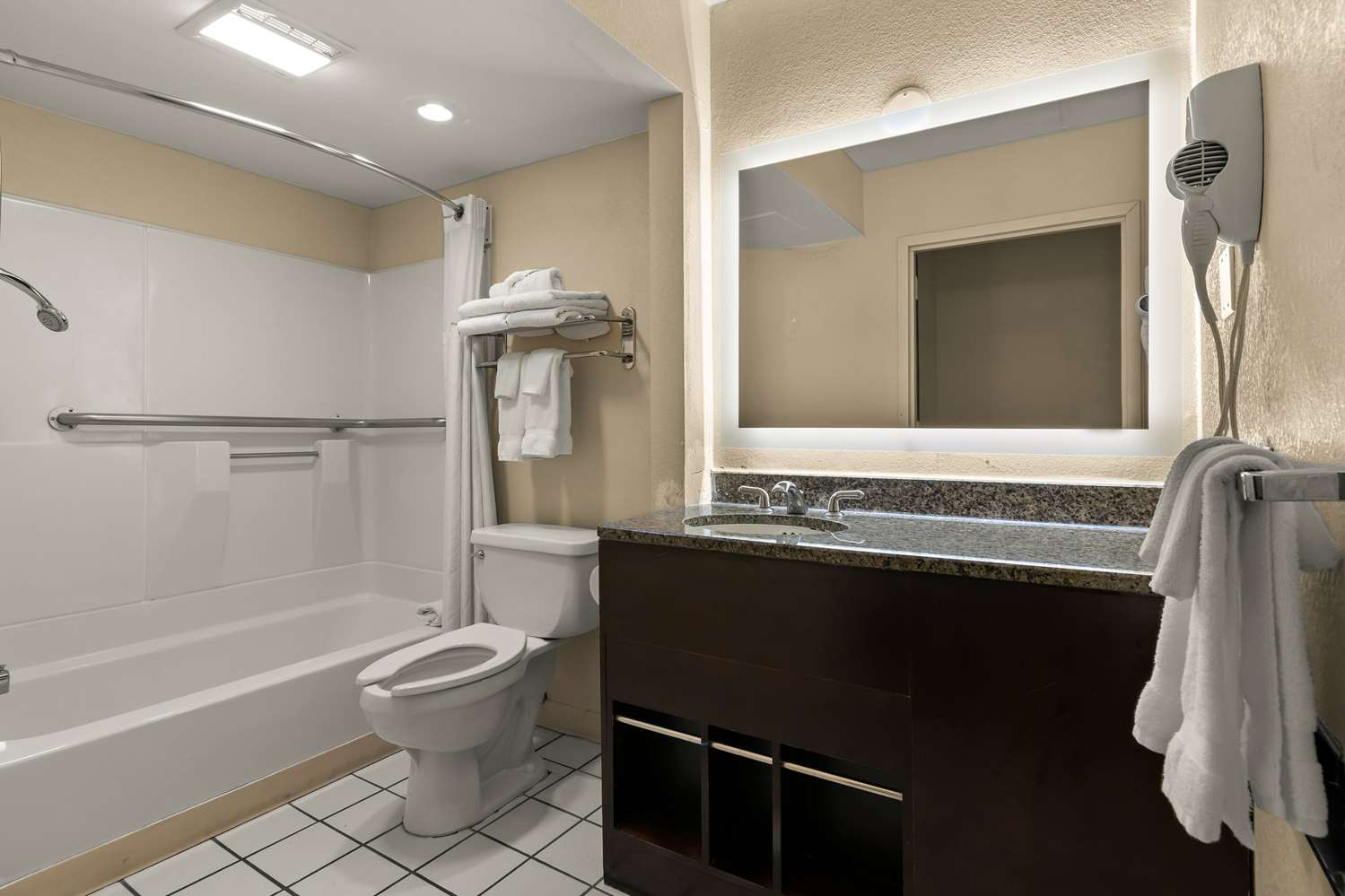 Ramada By Wyndham Harrisburg/Hershey Area 57/59