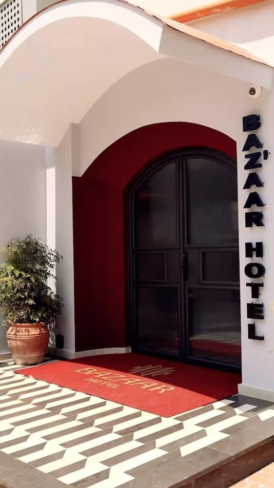 Bazaar Hotel 31/39