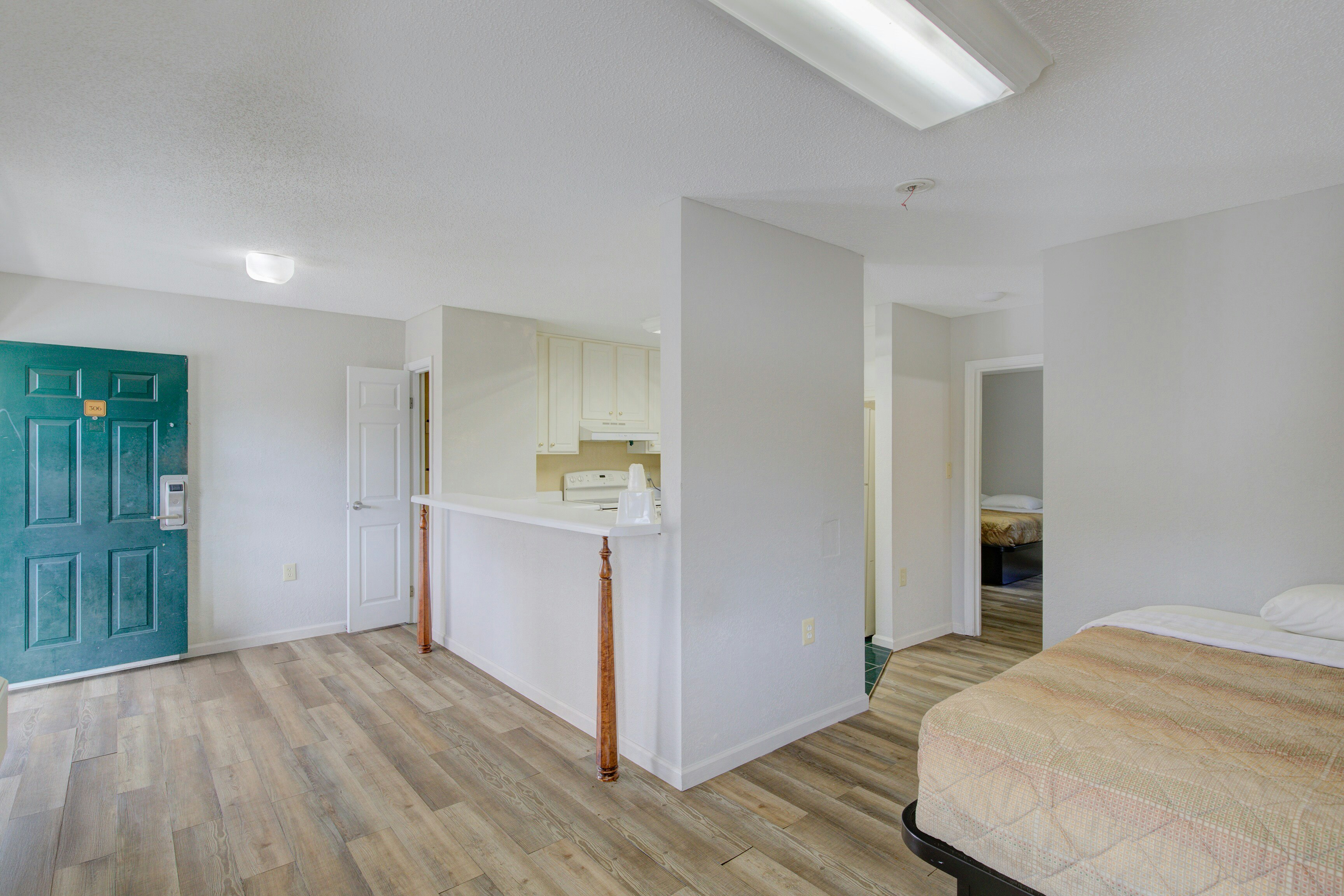 Plantation Inn & Suites Near Locust Grove I 75 7/34