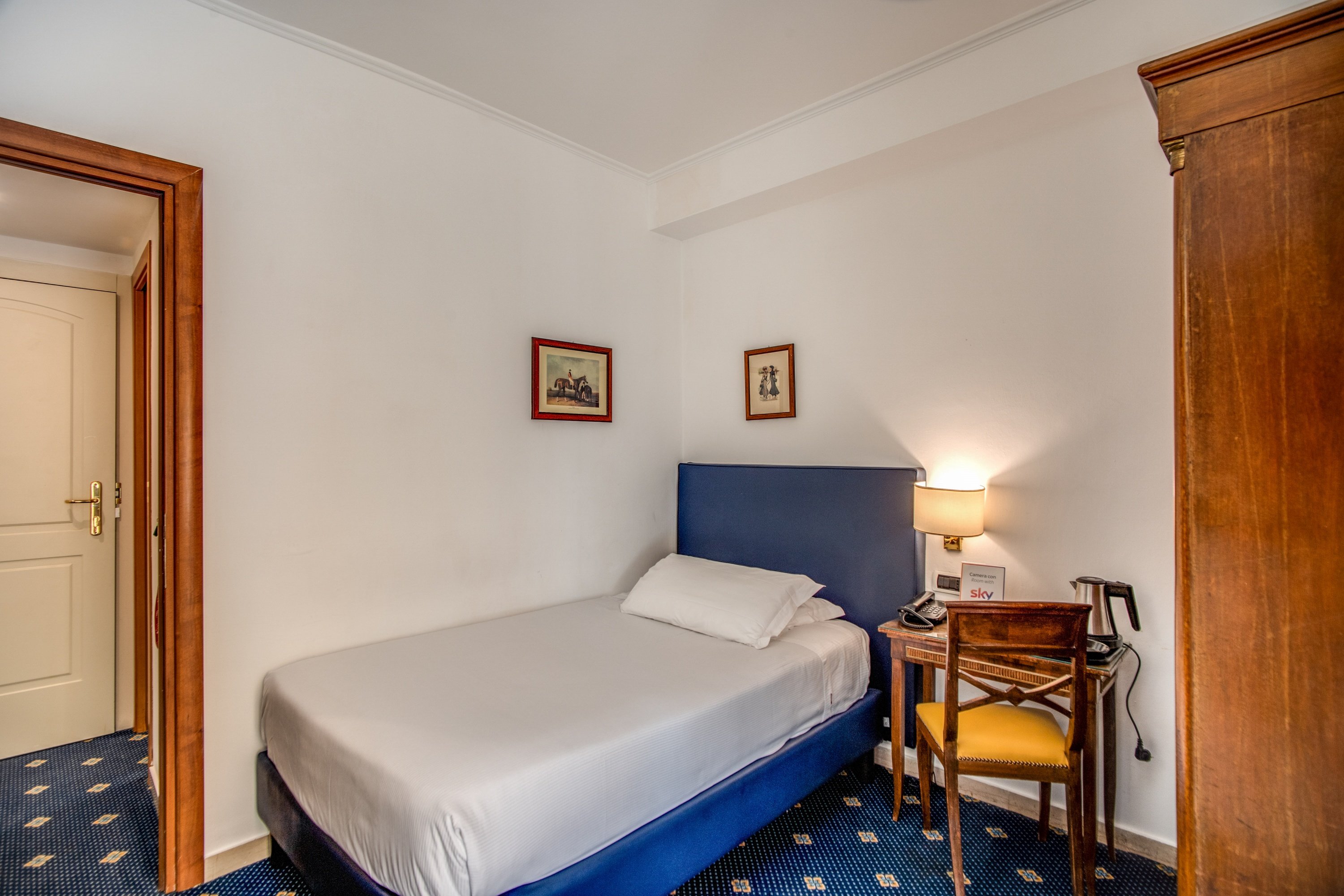 Napoleon Hotel 9/64