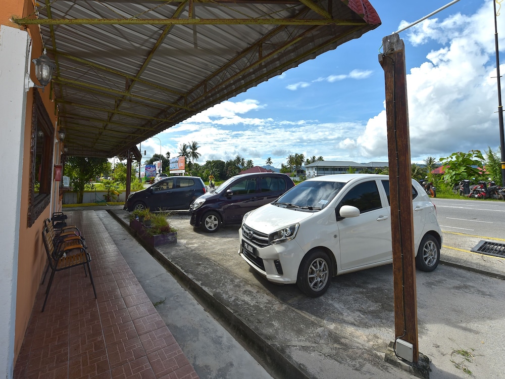 Hotel O Awan Biru Motel 28/33