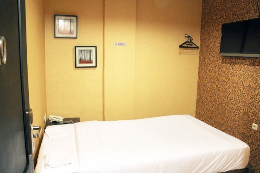 ROOM, SINGLE, SINGLE BED
