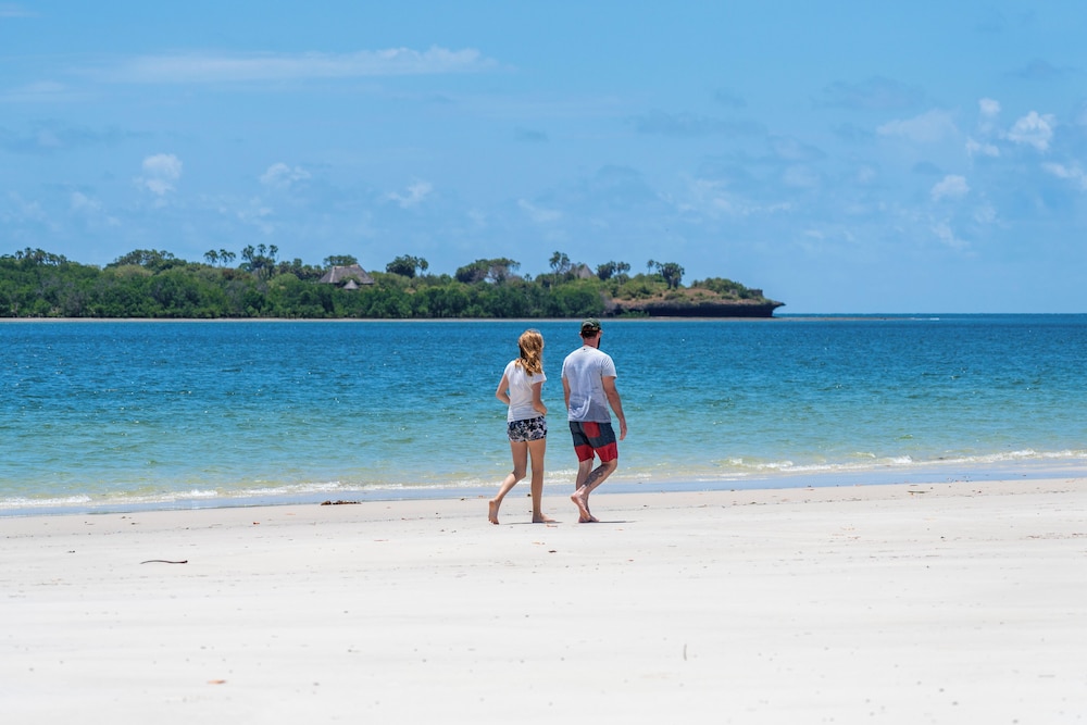 Chale Island Resort 65/70
