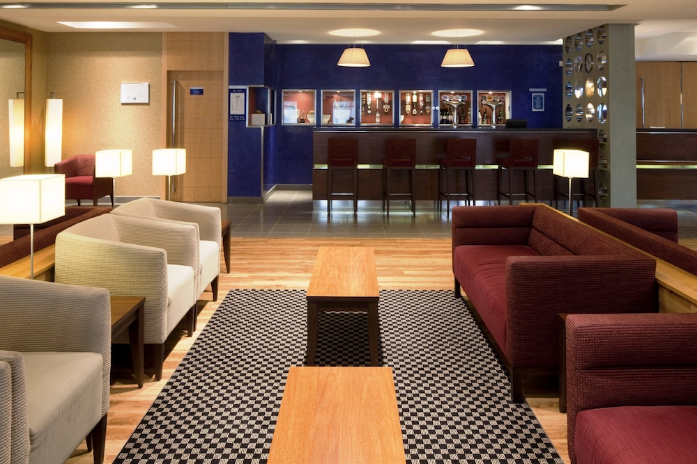 Holiday Inn Express Southampton M27 Junction 7 32/50