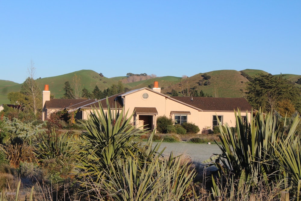 The Summit Lodge 31/33