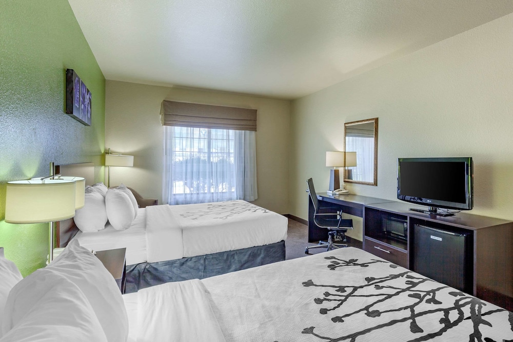 Sleep Inn & Suites Hewitt - South Waco 5/29