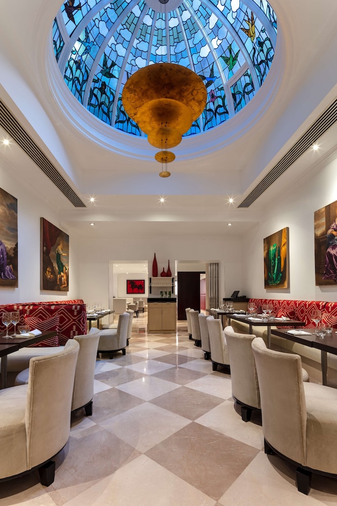 Radisson Blu Hotel, London Tottenham Court Road 30/49