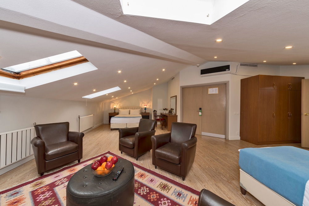 Febor Park Hotel 44/60