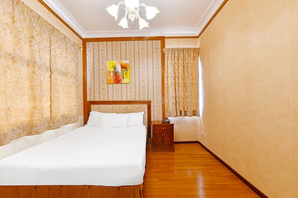 Capital O 125 Moon Plaza Hotel 19/42