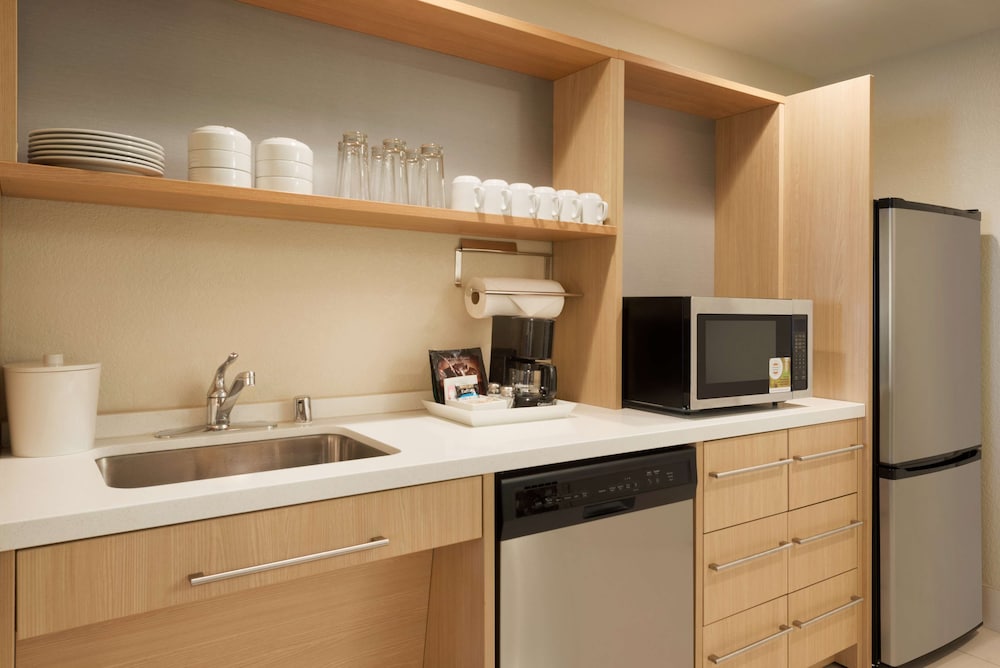 Home2 Suites By Hilton Milwaukee Brookfield 37/47