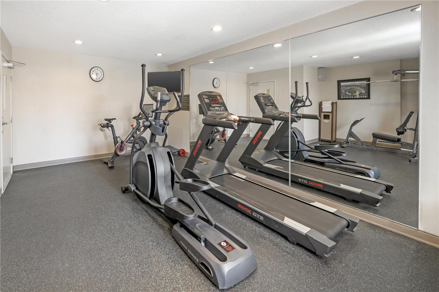 Best Western Plus Twin View Inn & Suites 6/16