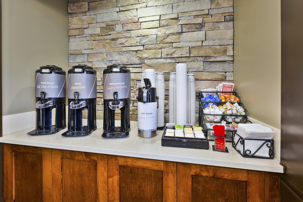 Staybridge Suites Detroit-Utica 43/58