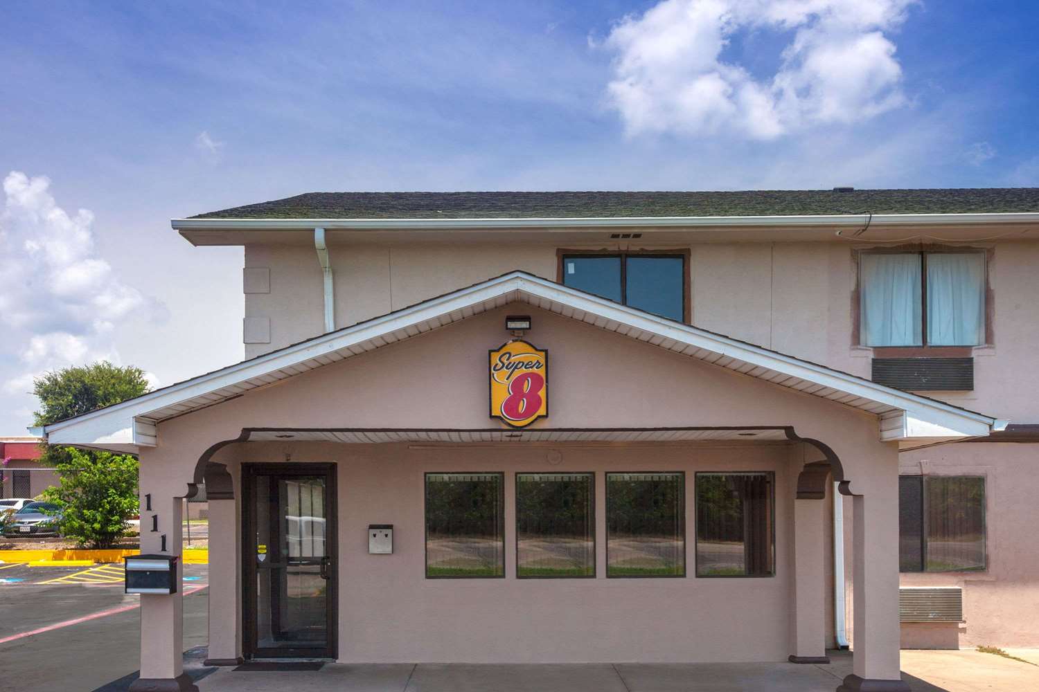 Super 8 by Wyndham Sherman 2/17