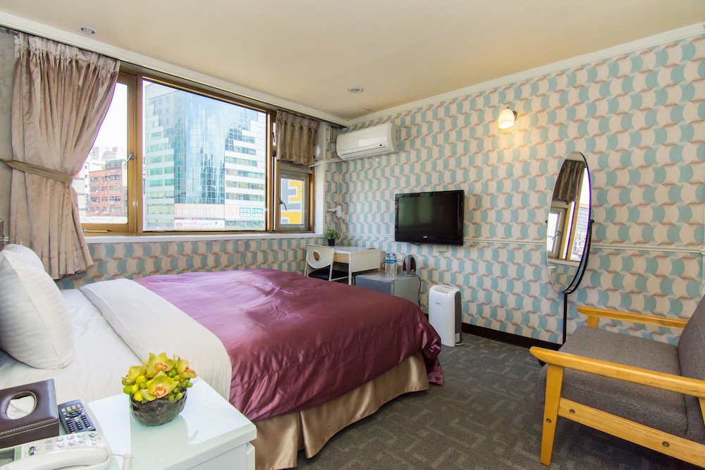 XIMEN HOTEL 65/70