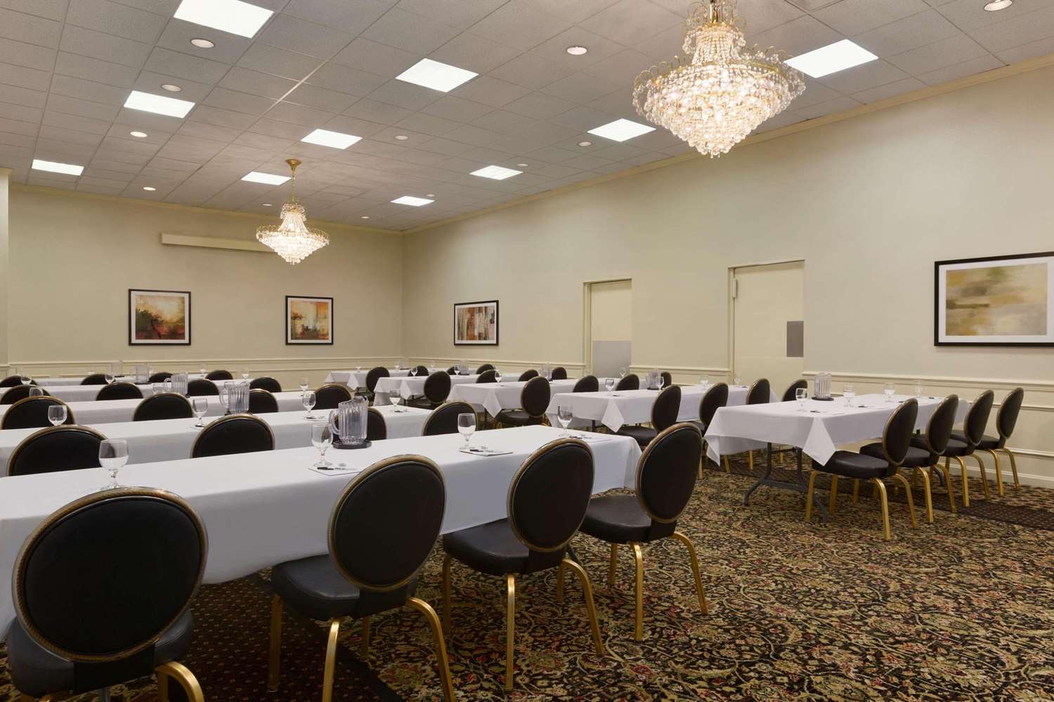 Park Inn by Radisson Sharon, PA 45/51