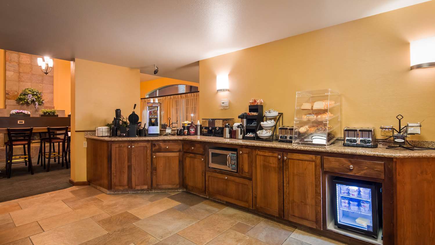 Best Western Palm Court Inn 2/17