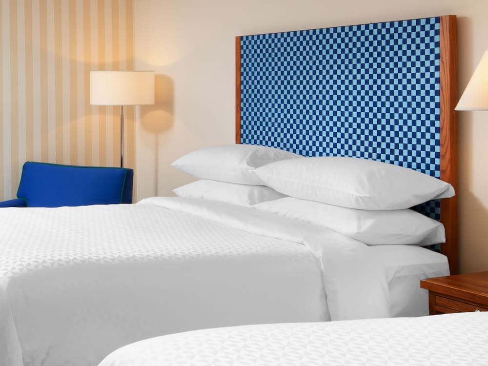 Four Points by Sheraton Bakersfield 13/24