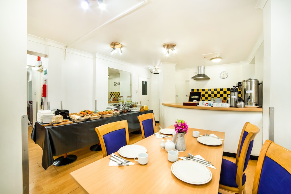OYO Townhouse New England, London Victoria 20/33