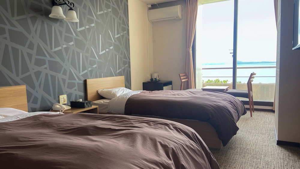Standard, Twin Beds, No Bathroom