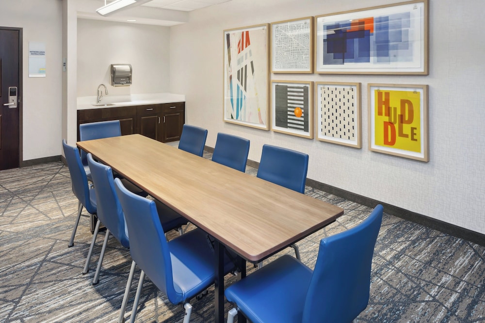Holiday Inn Express Hotel Suites Pekin Peoria Area 59/62