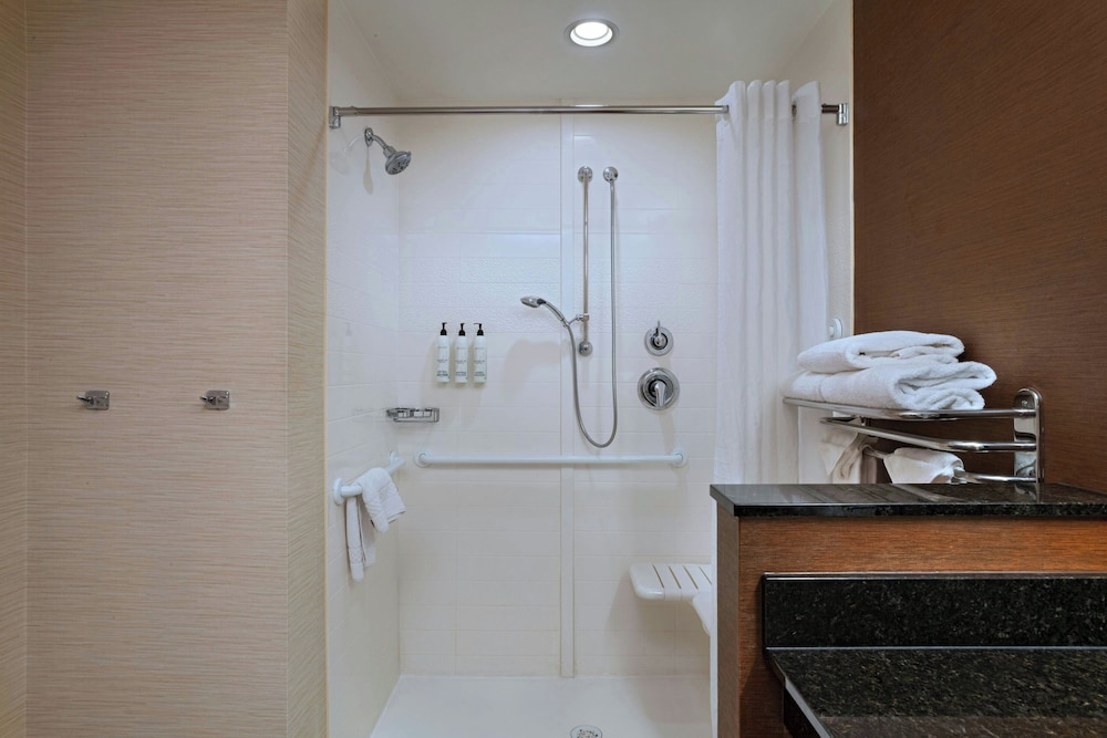 Fairfield Inn And Suites By Marriott Austin San Marcos 44/46