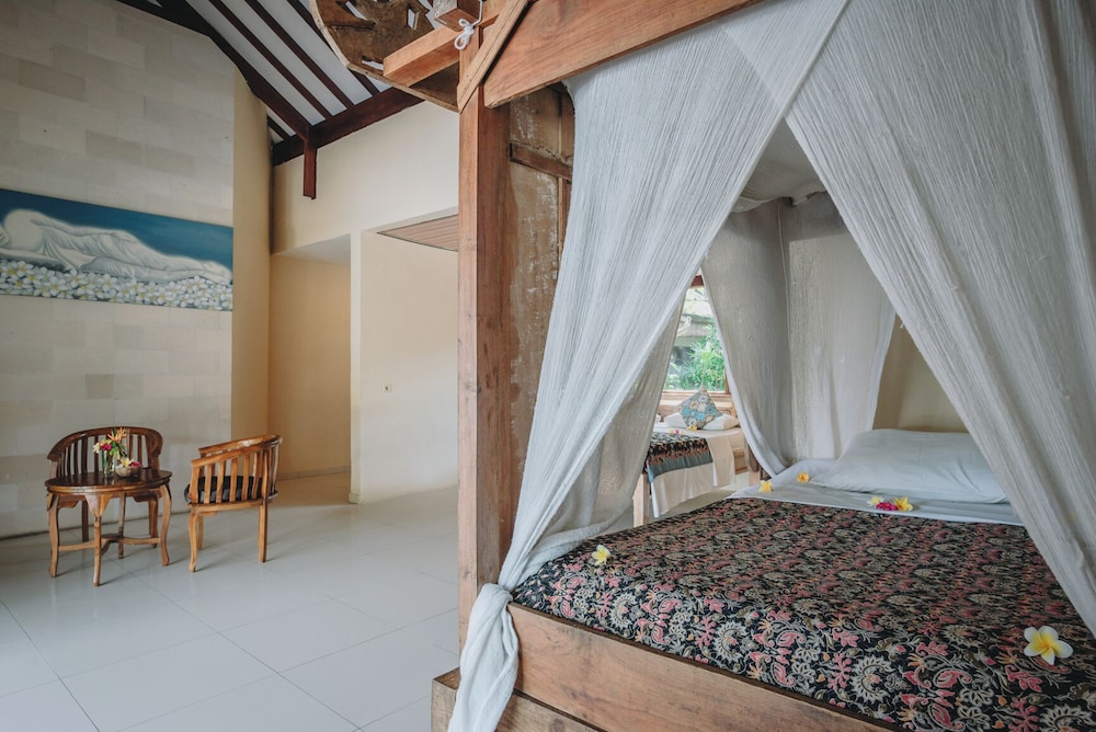 Frangipani Beach Villa 42/68