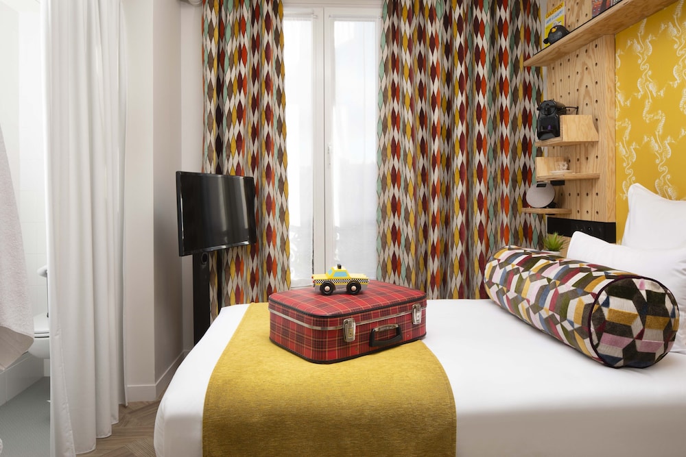 Hotel LOCOMO (ex Adriatic Hotel) 23/74