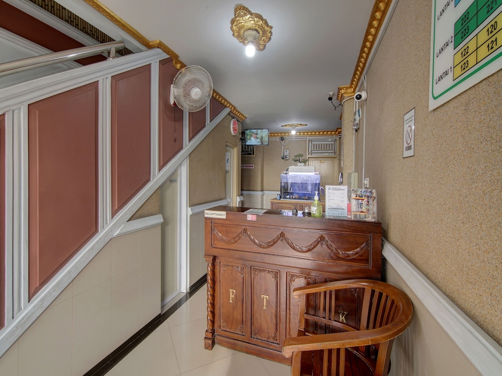Lobby at Hotel O Padang City Center Near Gunung Padang Formerly Hotel Fitriaendika, PADANG