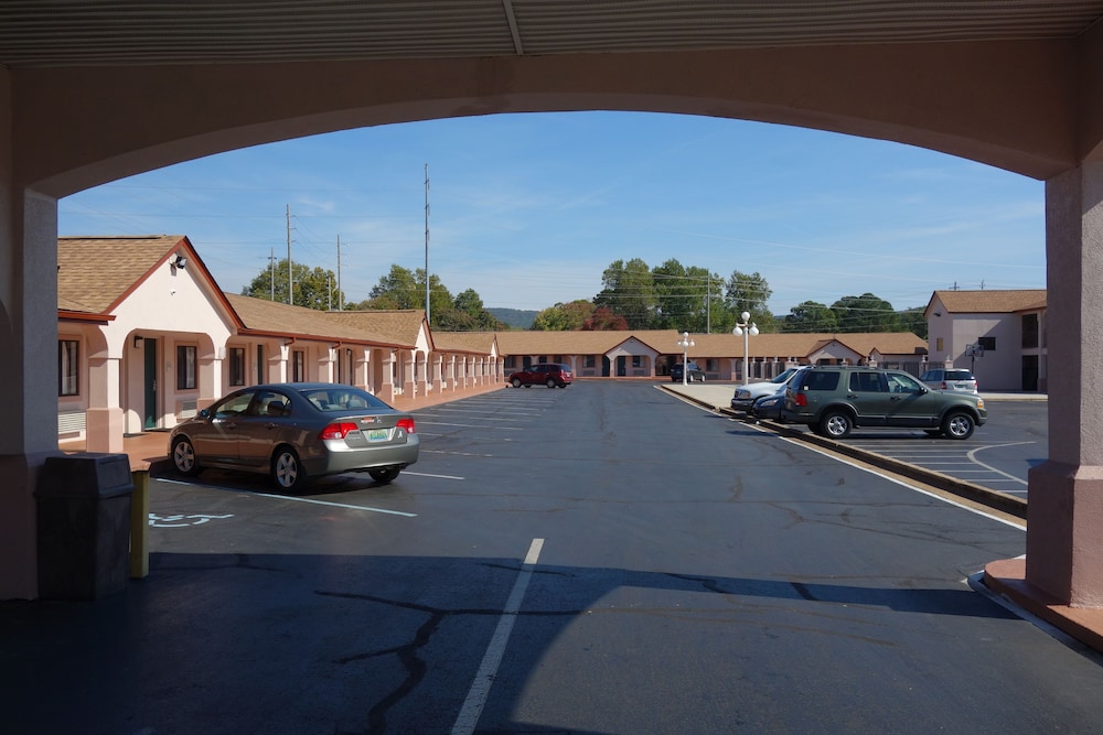 VIP Inn and Suites 37/40