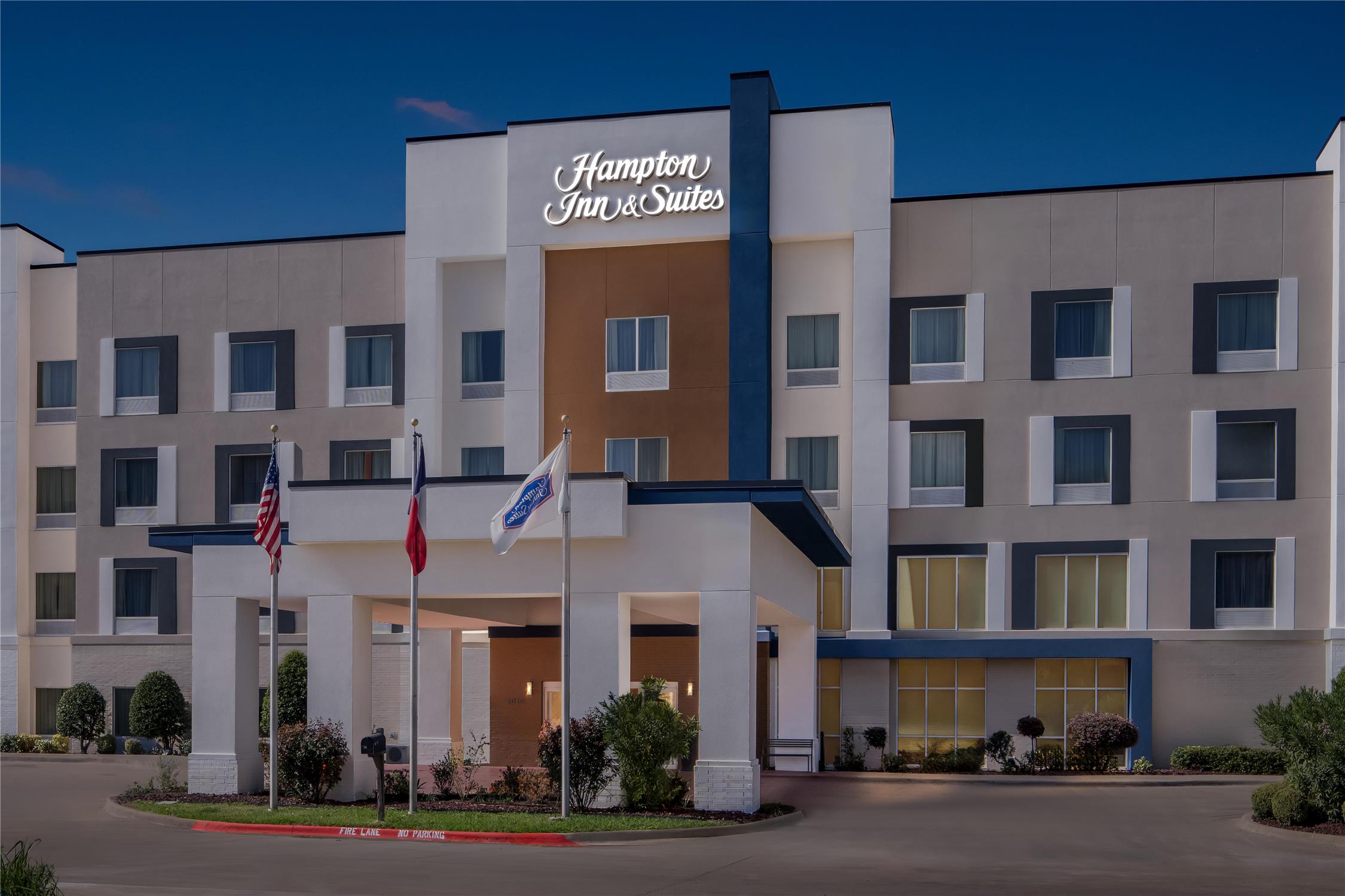 Hampton Inn And Suites Waxahachie 4/76