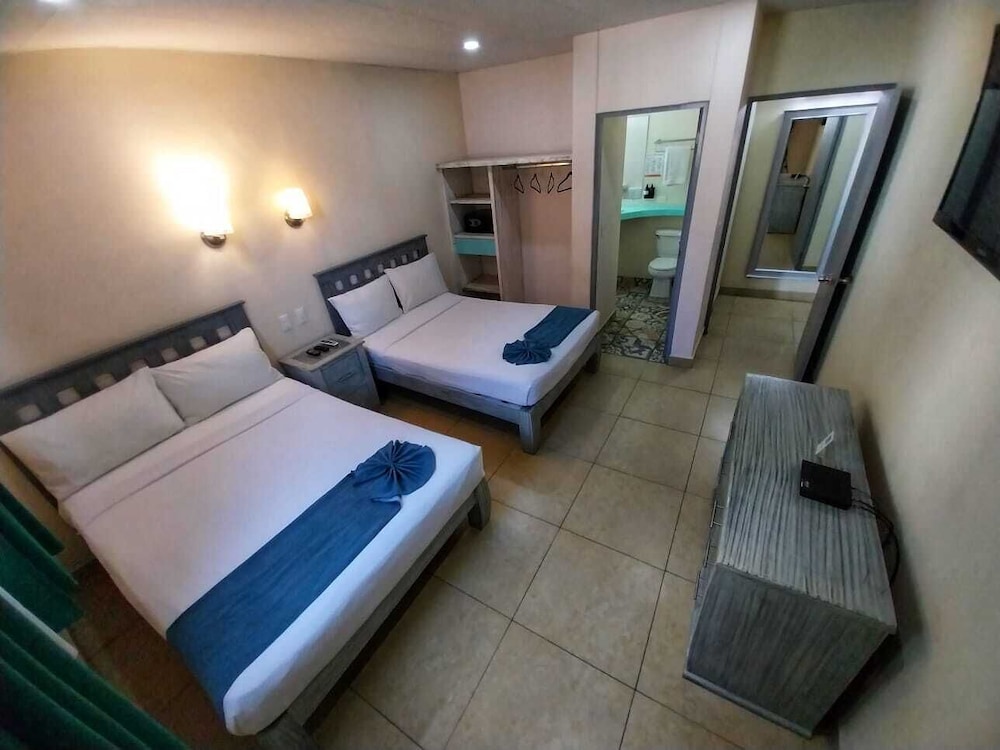Santa Maria Hotel And Suites 9/47